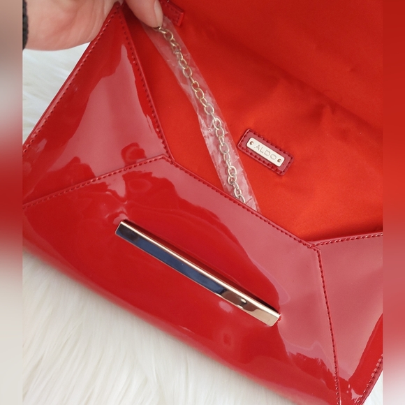 4 cute clutches (red yellow blue and black) - Picture 12 of 15